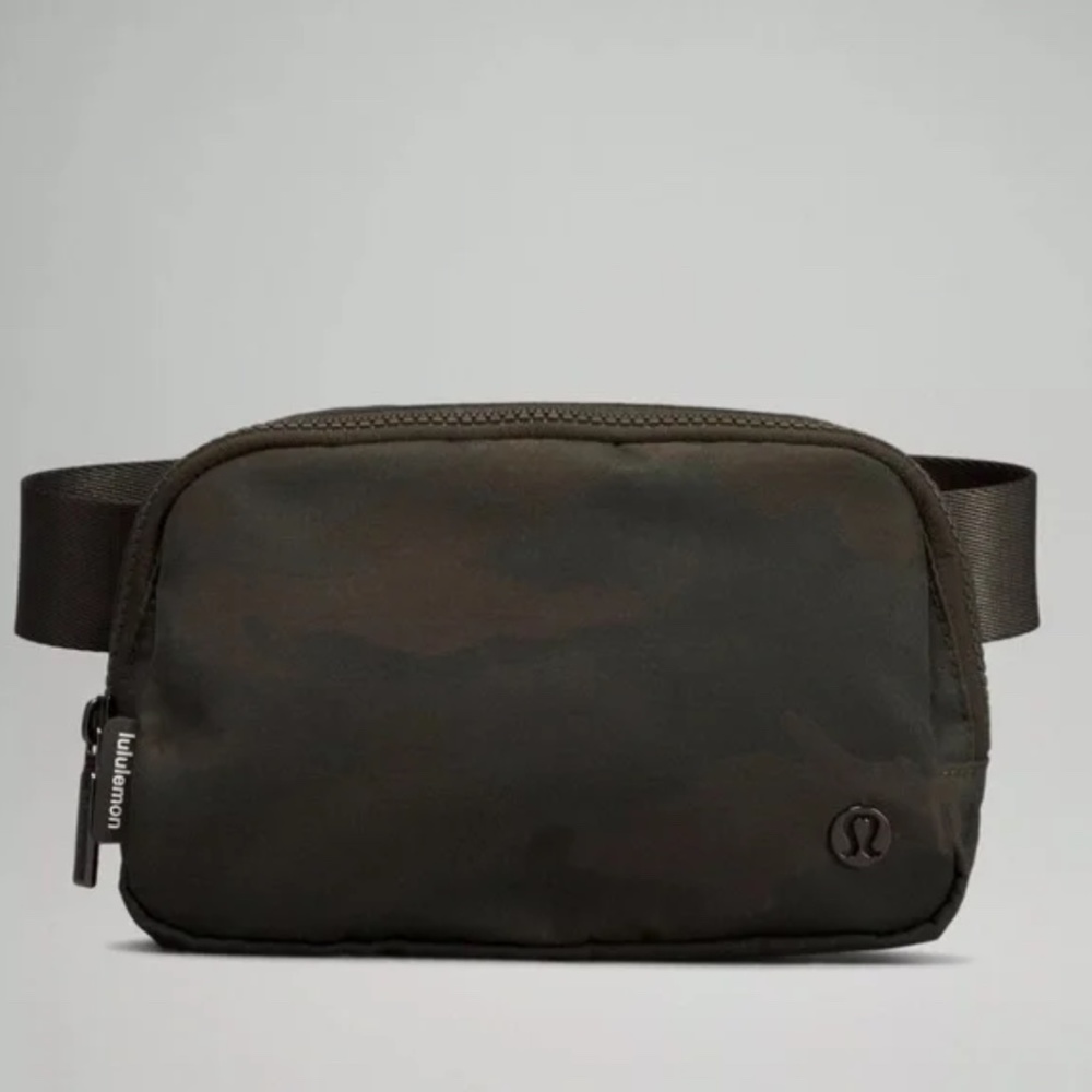 NWT Lululemon Heritage Camo Belt Bag